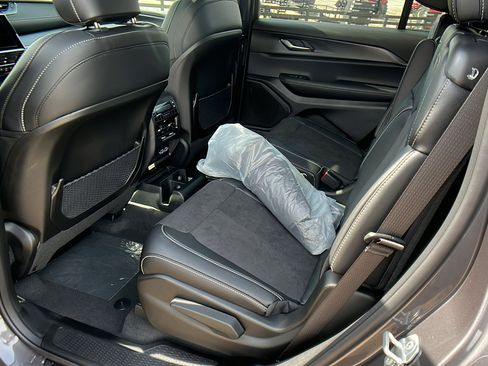 New 2025 Jeep Grand Cherokee L Altitude image 18