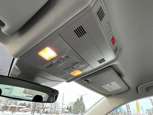 Used 2024 Volkswagen Jetta SE image 35