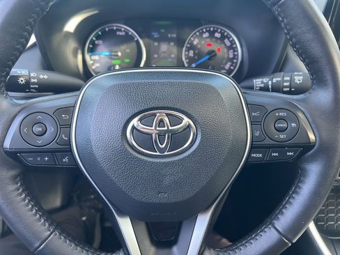 Used 2022 Toyota RAV4 XLE image 63