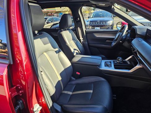 Used 2024 MAZDA CX-90 Plug-In Hybrid w/ Premium Plus image 9