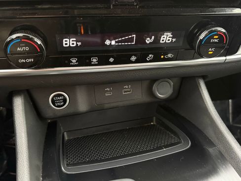 Certified 2023 Nissan Rogue SV image 28