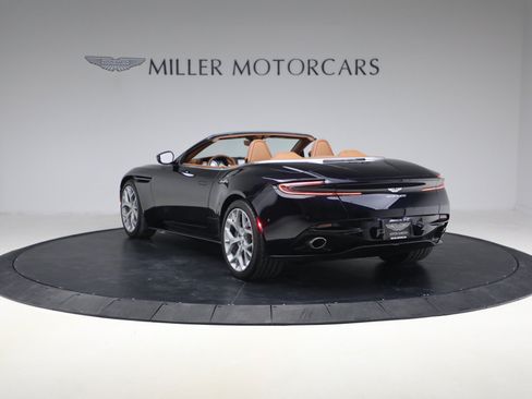 Used 2019 Aston Martin DB11 Volante RWD image 5