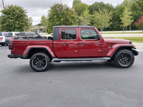 Used 2022 Jeep Gladiator Sport AWD/4WD image 3