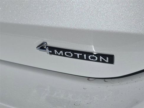 New 2026 Volkswagen Tiguan SE R-Line image 6