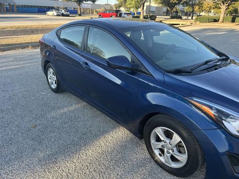 Used 2015 Hyundai Elantra SE image 9