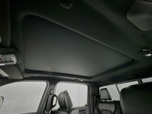 Used 2021 RAM 1500 Laramie AWD/4WD image 17