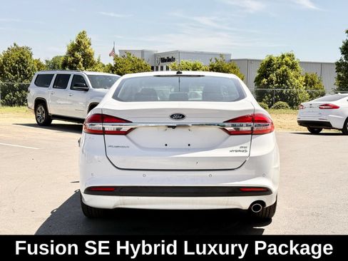 Used 2018 Ford Fusion SE w/ Equipment Group 602A FWD image 8