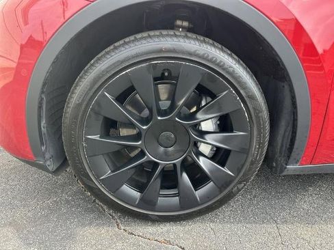 Used 2022 Tesla Model Y Long Range AWD/4WD image 11