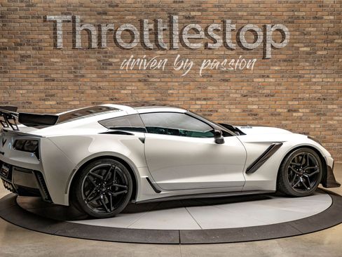 Used 2019 Chevrolet Corvette ZR1 image 4
