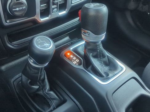 Used 2025 Jeep Wrangler Unlimited Sport AWD/4WD image 20