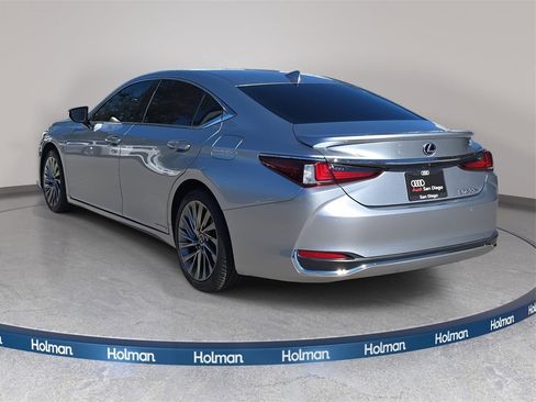 Used 2022 Lexus ES 300h Ultra Luxury image 6