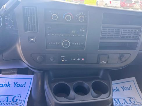 Used 2018 Chevrolet Express 2500 Extended RWD image 18