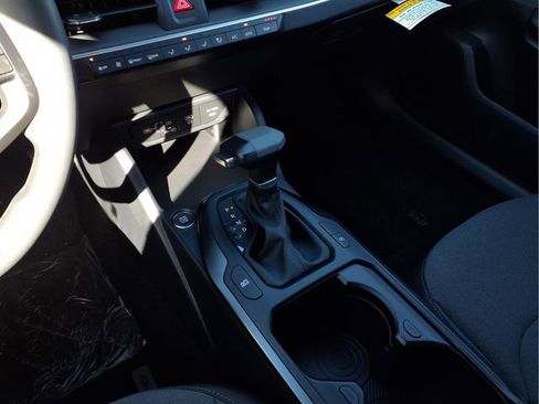 New 2026 Kia K4 LXS image 8