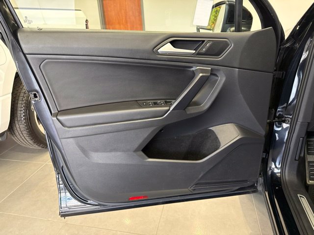 Used 2021 Volkswagen Tiguan SE R-Line AWD/4WD image 22