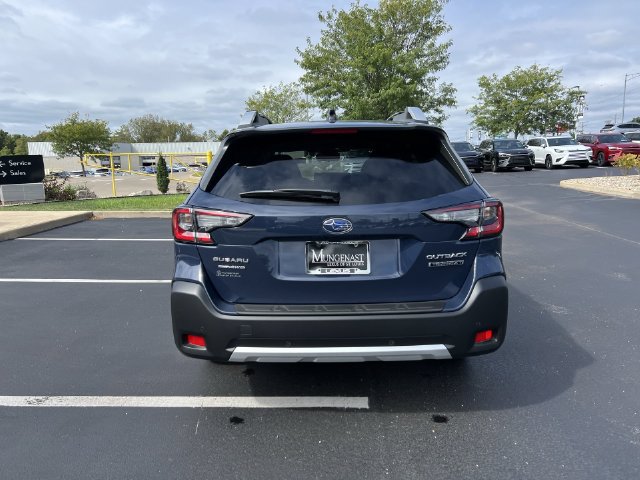 Used 2025 Subaru Outback Touring XT AWD/4WD image 4