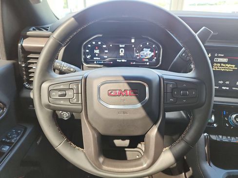 Used 2024 GMC Sierra 2500 AT4 w/ AT4 Preferred Package AWD/4WD image 6