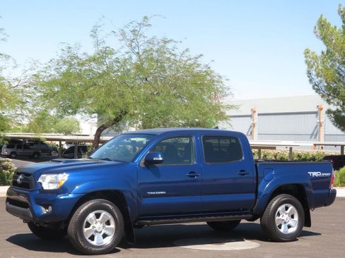 Used 2015 Toyota Tacoma 4x4 Double Cab w/ TRD Sport Package image 1