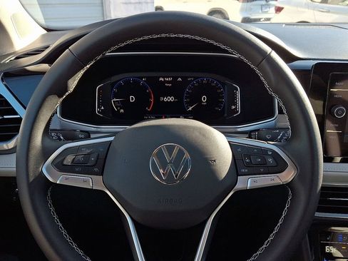 New 2026 Volkswagen Taos SEL AWD/4WD image 9