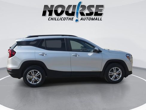 Used 2022 GMC Terrain SLE image 9