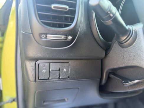 Used 2017 Kia Soul image 11