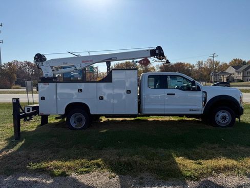 New 2024 Ford F550 4x4 SuperCab Super Duty image 2