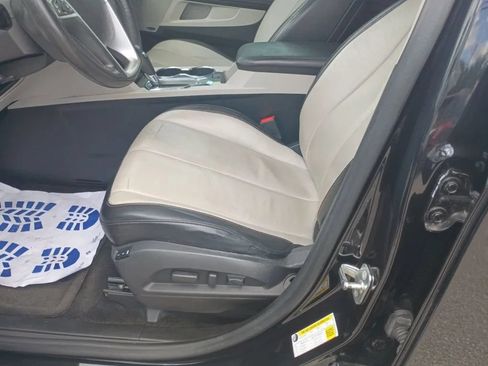 Used 2017 Chevrolet Equinox Premier w/ Enhanced Convenience Package AWD/4WD image 9