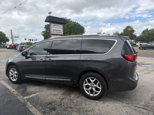 Used 2020 Chrysler Pacifica Limited FWD image 4