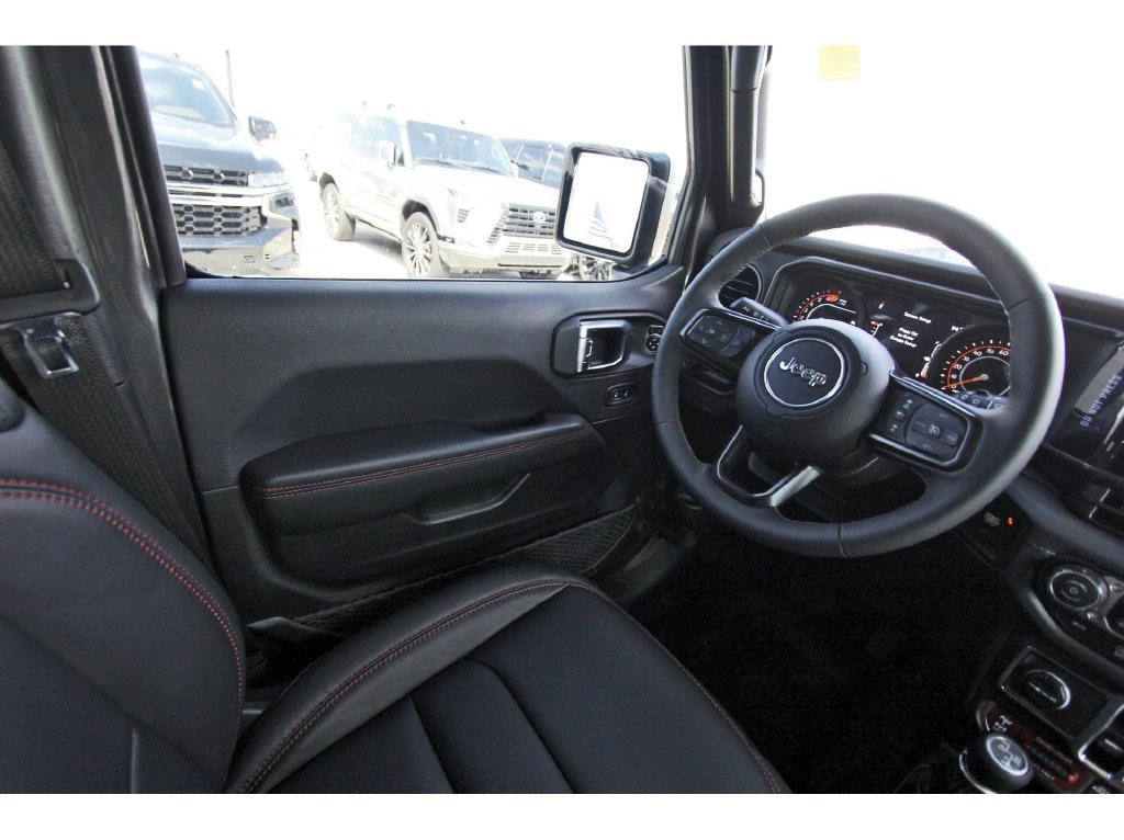 Used 2026 Jeep Wrangler Unlimited Rubicon AWD/4WD image 8