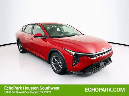 Used 2025 Kia K4 LXS image 1