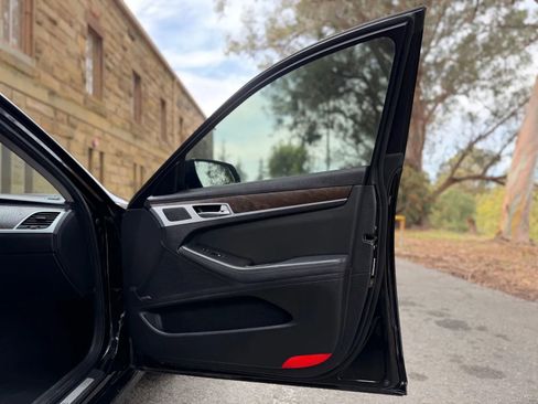 Used 2015 Hyundai Genesis 3.8 w/ Option Group 04 image 30