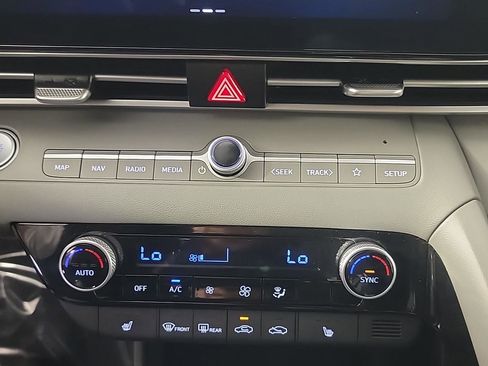 Used 2023 Hyundai Elantra SEL w/ Convenience Package image 32