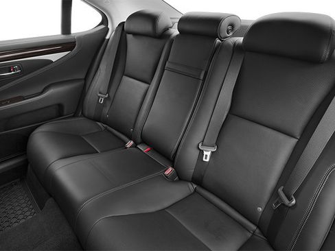 Used 2013 Lexus LS 460 w/ Comfort Pkg RWD image 14