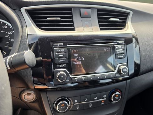 Used 2017 Nissan Sentra SV w/ Electronics Package FWD image 12
