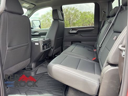 New 2026 GMC Sierra 3500 SLT w/ SLT Premium Package AWD/4WD image 12