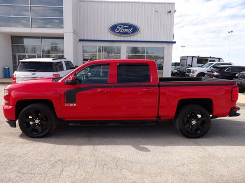Used 2017 Chevrolet Silverado 1500 LT w/ Rally 2 Edition image 2