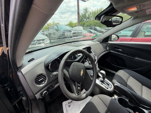 Used 2016 Chevrolet Cruze LT image 15