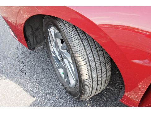 Used 2024 Hyundai Elantra SEL FWD image 33