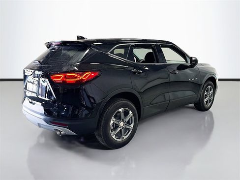 New 2026 Chevrolet Blazer LT image 8