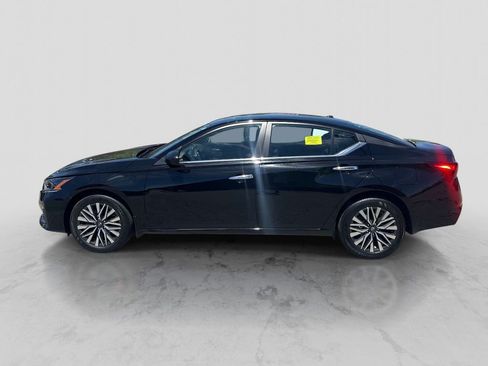 Certified 2024 Nissan Altima 2.5 SV AWD/4WD image 2