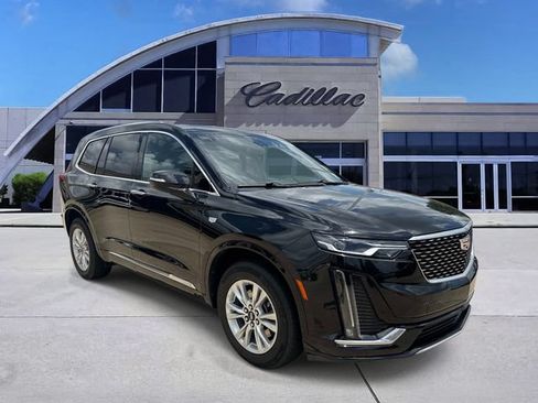 Used 2023 Cadillac XT6 Luxury FWD image 3