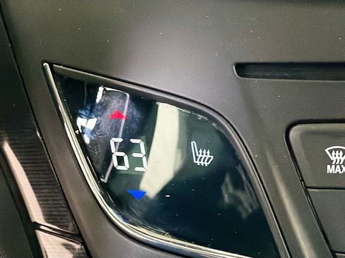 Used 2016 Buick Regal Sport Touring image 21