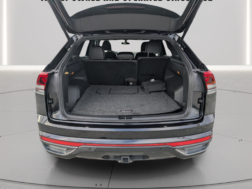 Used 2023 Volkswagen Atlas Cross Sport SE w/ Panoramic Sunroof Package FWD image 10