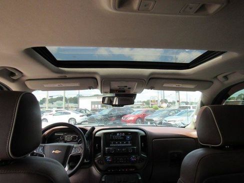 Used 2015 Chevrolet Silverado 1500 High Country w/ High Country Premium Package AWD/4WD image 20