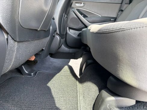 Used 2016 Hyundai Santa Fe Sport FWD image 17