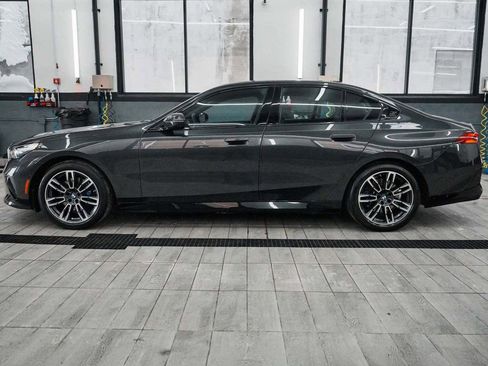 Used 2026 BMW 530i xDrive AWD/4WD image 4