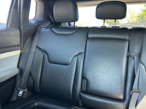 Used 2025 Jeep Compass Limited AWD/4WD image 33