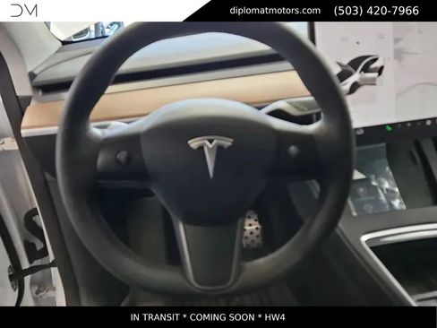 Used 2023 Tesla Model Y Long Range AWD/4WD image 9