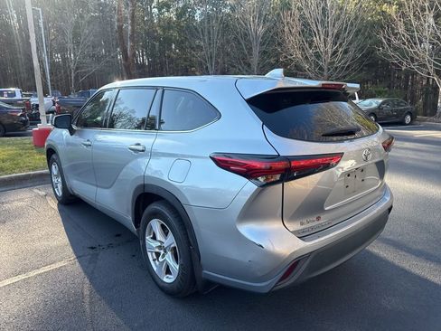 Used 2021 Toyota Highlander LE image 15