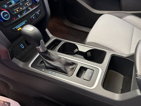 Used 2017 Ford Escape SE image 23