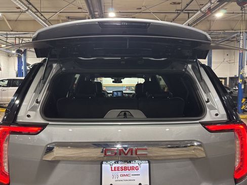 Used 2023 GMC Yukon SLT w/ SLT Premium Package image 44